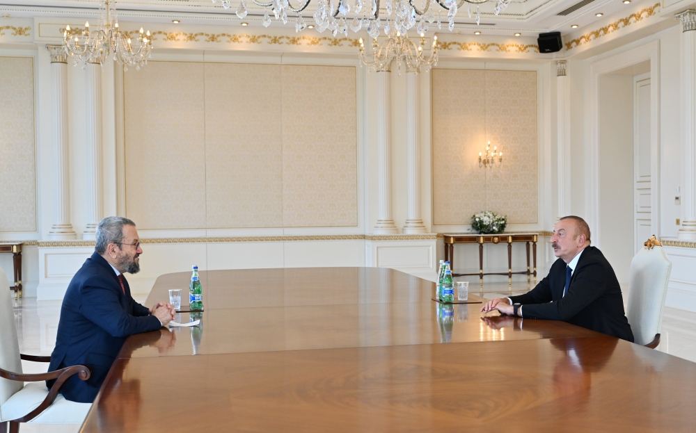 Президент Ильхам Алиев принял бывшего премьер-министра Израиля (ВИДЕО)