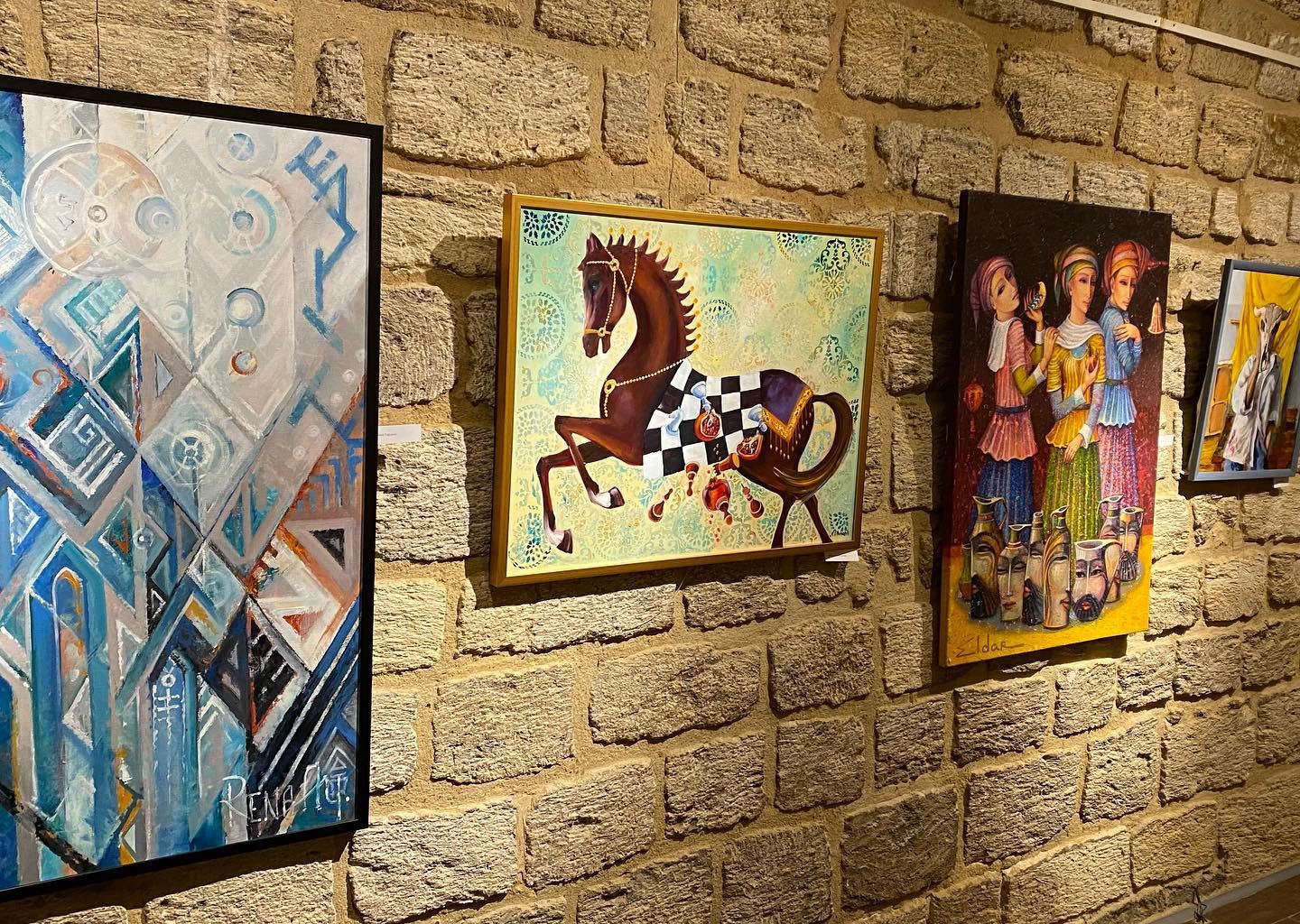 В старинной части Баку появились красочные произведения (ФОТО)