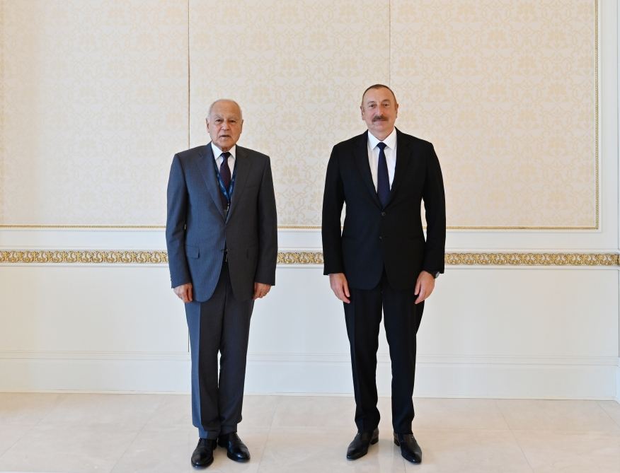 President Ilham Aliyev receives Secretary General of Arab League (PHOTO/VIDEO)