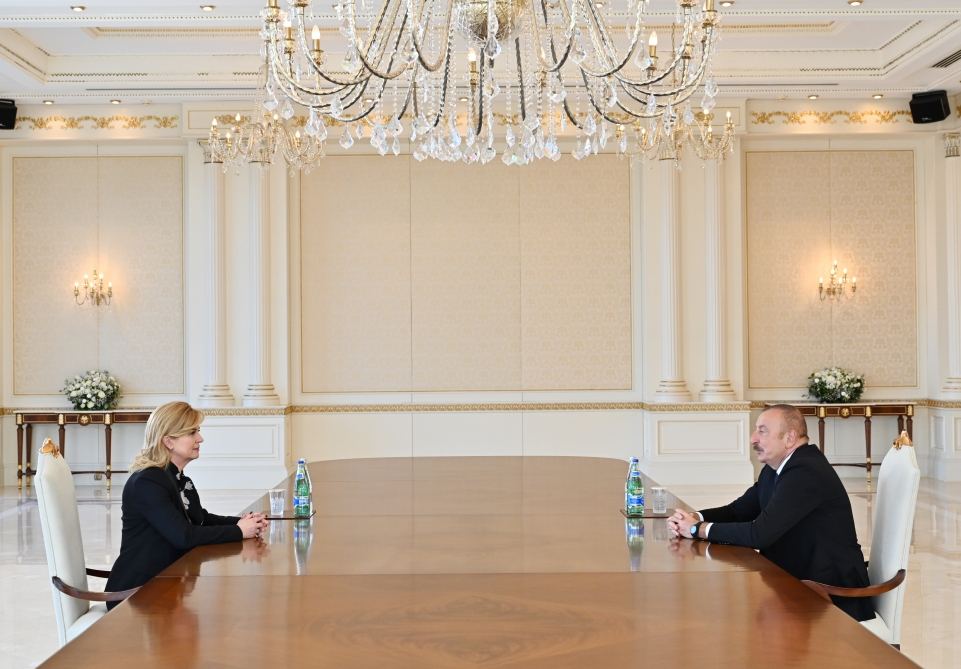 President Ilham Aliyev receives former President of Croatia (VIDEO)