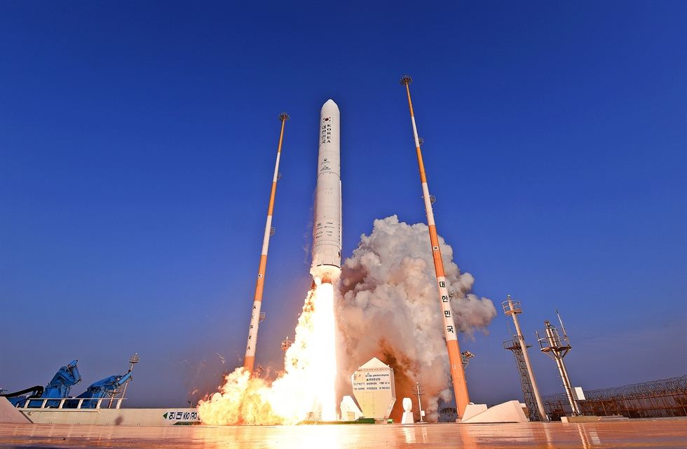 Тайвань провел испытательный запуск гибридной ракеты для мини-спутников