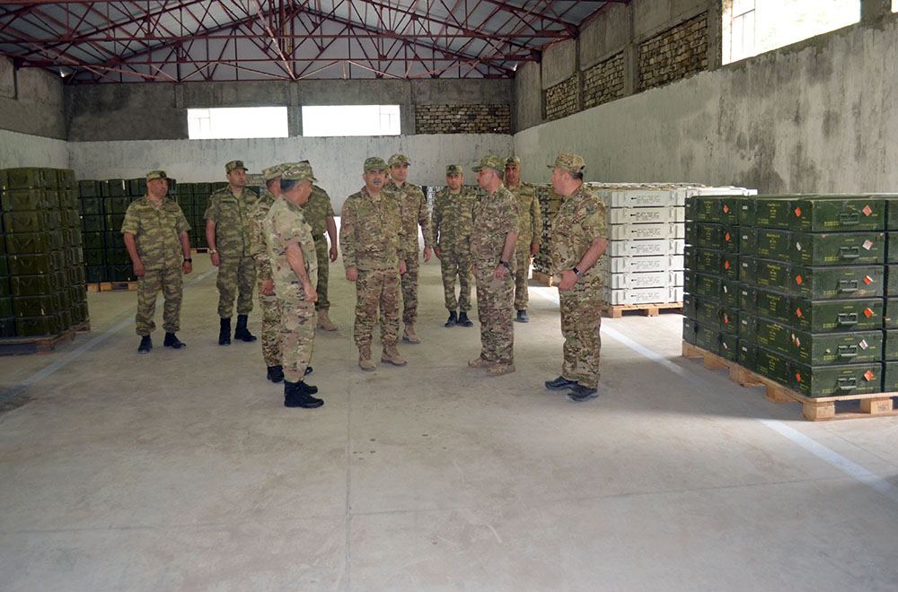 Министр обороны Азербайджана осмотрел строящиеся военные объекты в Кяльбаджаре и Лачине (ФОТО/ВИДЕО)