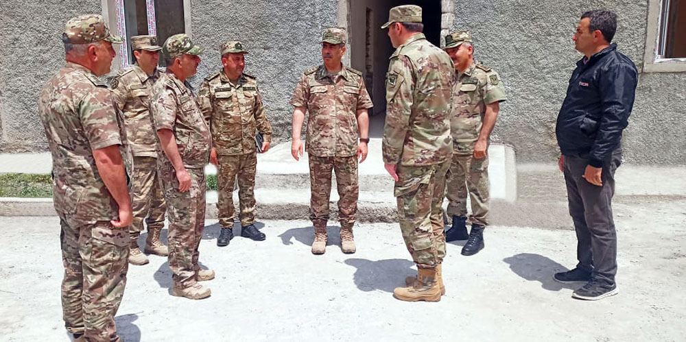 Министр обороны Азербайджана осмотрел строящиеся военные объекты в Кяльбаджаре и Лачине (ФОТО/ВИДЕО)