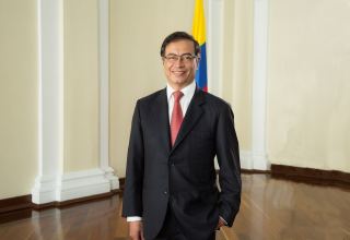 Кандидат от левых сил побеждает на выборах президента Колумбии