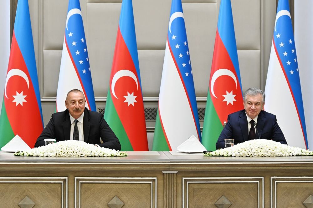Президент Ильхам Алиев и Президент Шавкат Мирзиёев выступили с заявлениями для печати (ФОТО/ВИДЕО)
