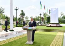 Президент Ильхам Алиев и Президент Шавкат Мирзиёев приняли участие в церемонии открытия площади Гейдара Алиева в Ташкенте (ФОТО/ВИДЕО)