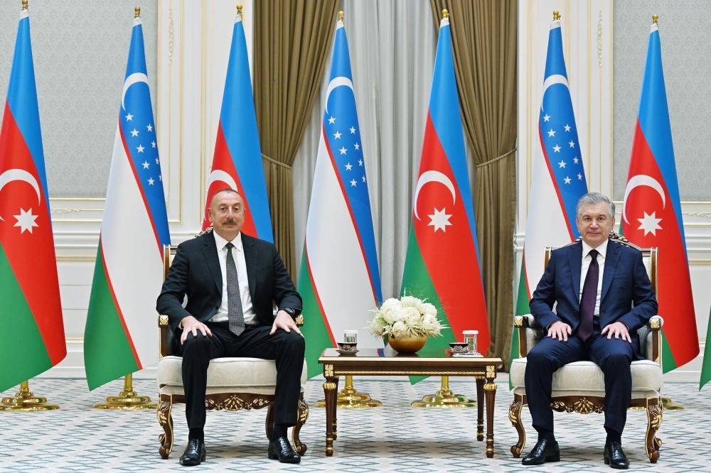 President Ilham Aliyev meets with President Shavkat Mirziyoyev in limited format (PHOTO/VIDEO)