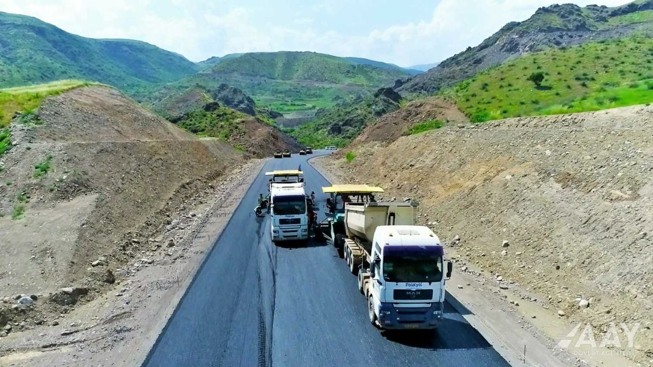Azerbaijan starts asphalting new road bypassing Lachin city (PHOTO)
