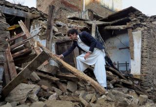 Iran set to send humanitarian aid to quake-hit Afghans on Wed. night