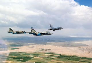 Azerbaijani, Turkish pilots perform flights within Anatolian Eagle-2022 exercises (PHOTO)