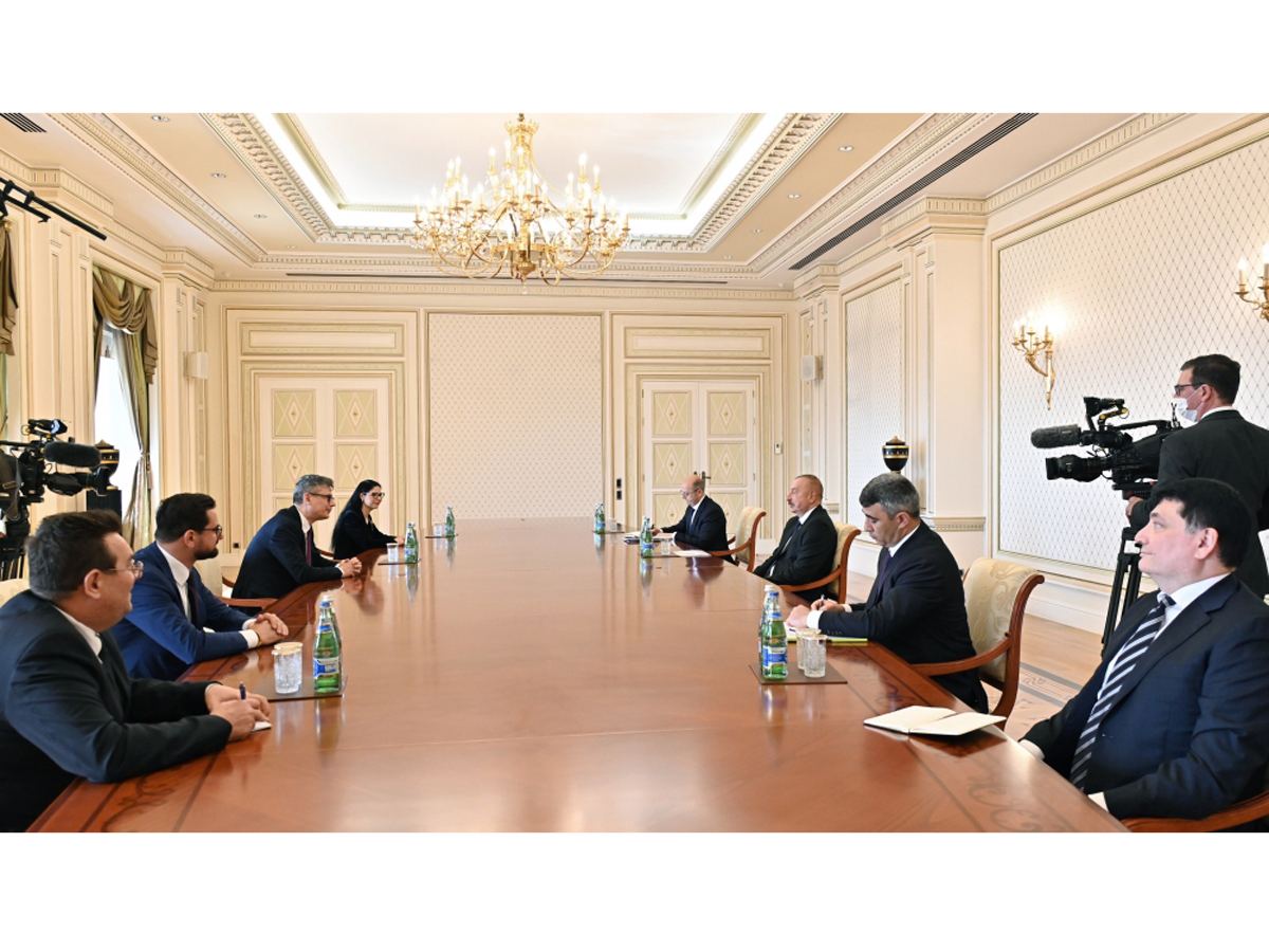 Президент Ильхам Алиев принял делегацию Румынии
