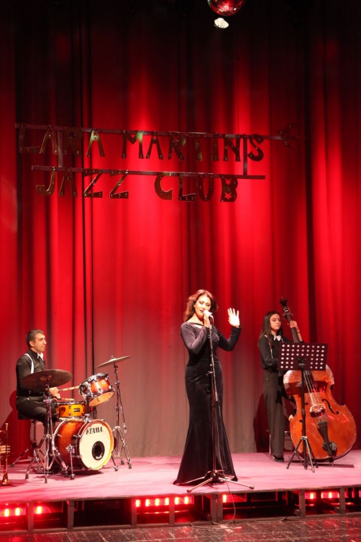 Как Бесприданница оказалась в джаз-клубе – неожиданная премьера в Баку (ФОТО)