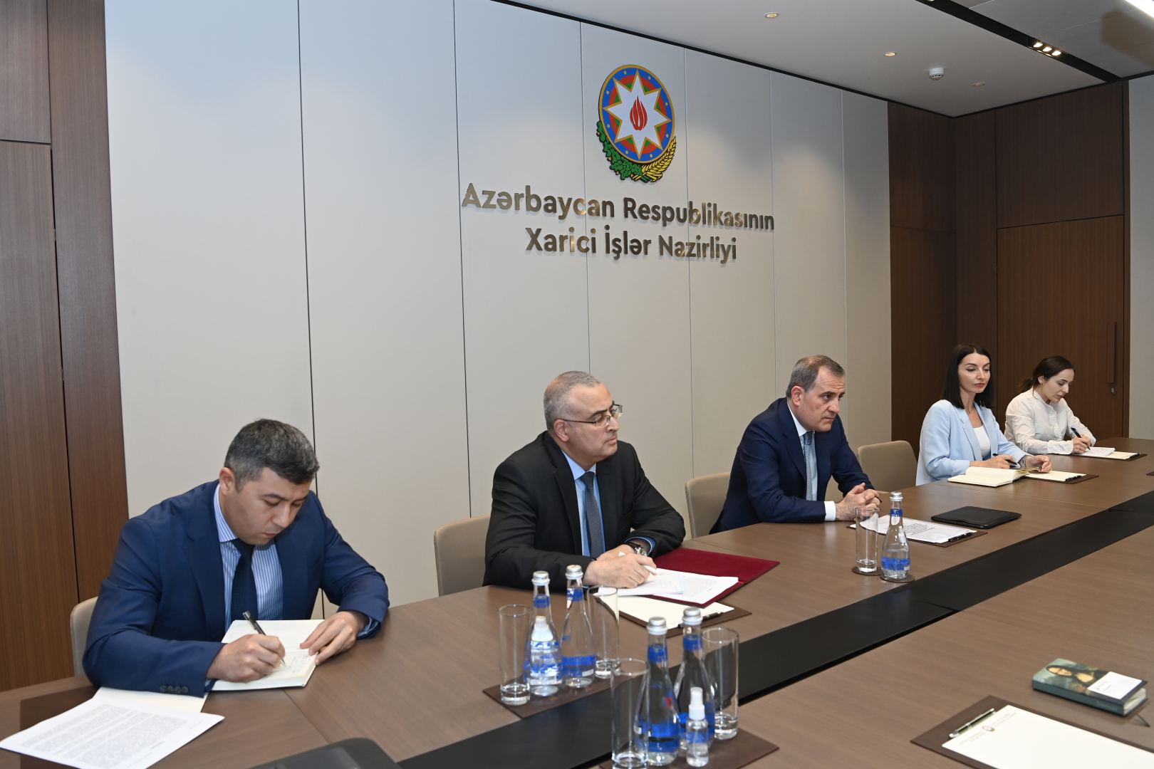 Джейхун Байрамов встретился с главой представительства МККК в Азербайджане (ФОТО)