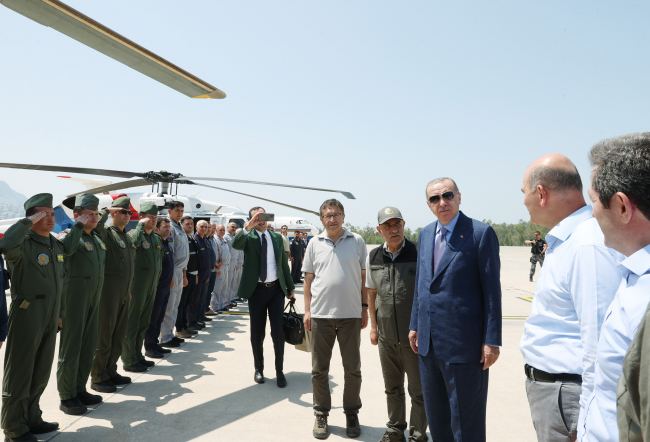 Азербайджанские пожарные проинформировали Реджепа Тайипа Эрдогана о ситуации с лесными пожарами на юго-западе Турции (ФОТО)