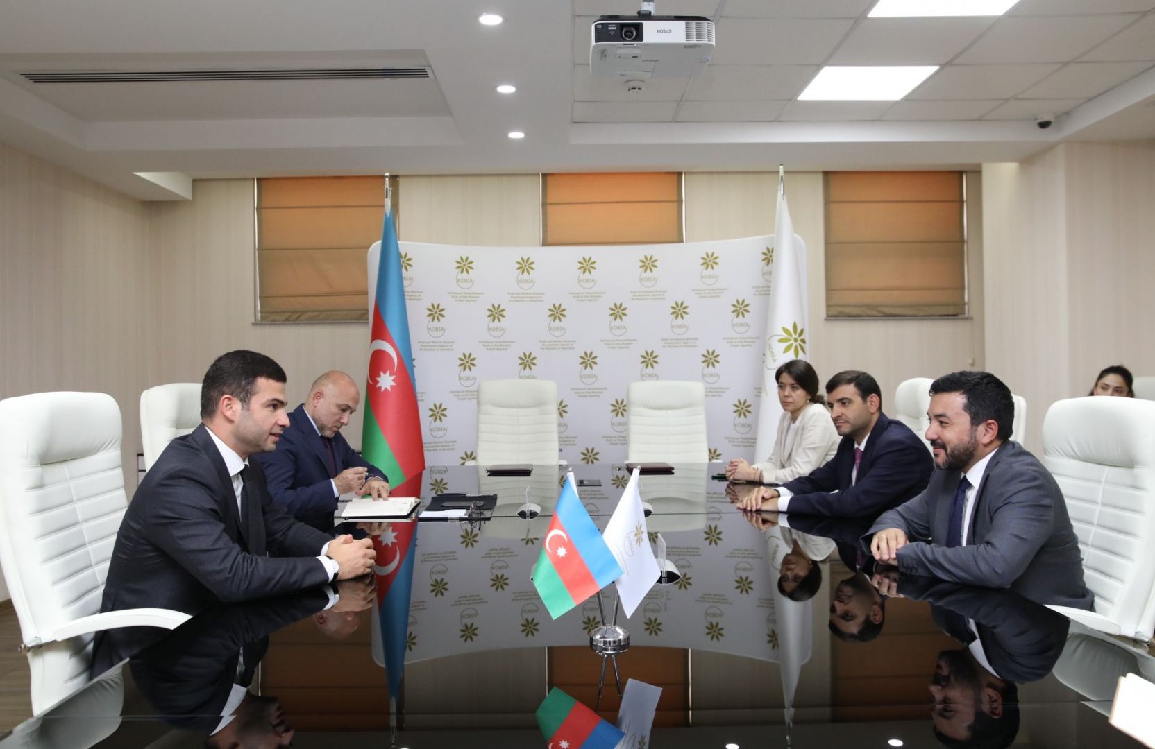В Баку состоится инвестиционный саммит (ФОТО)
