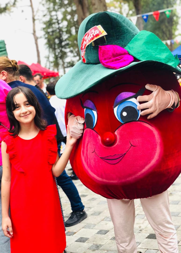 Azərbaycanda ilk dəfə “Albalı və gilas” festivalı keçirilib (FOTO)