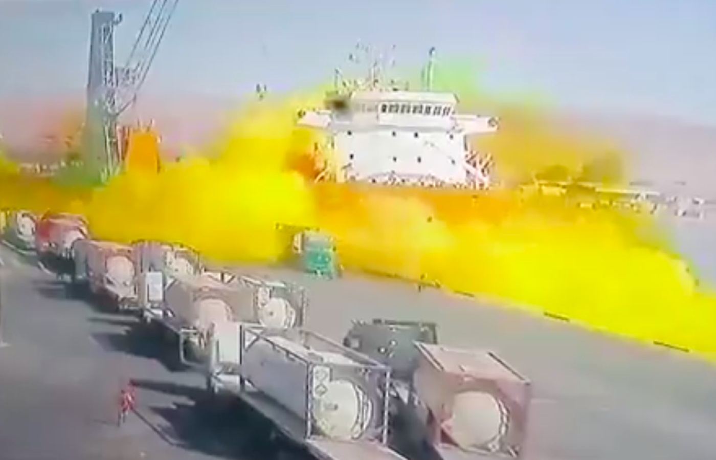 В результате утечки газа в иорданском порту Акаба погибли 10 человек