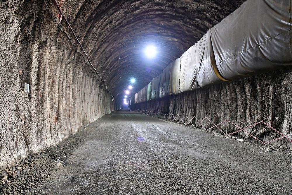 Prezident İlham Əliyev Göygöl rayonunda inşa edilən iki tunelin tikintisi ilə tanış olub (YENİLƏNİB) (FOTO/VİDEO)