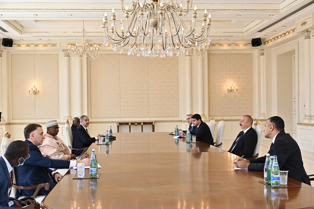 Президент Ильхам Алиев принял генерального секретаря Организации исламского сотрудничества