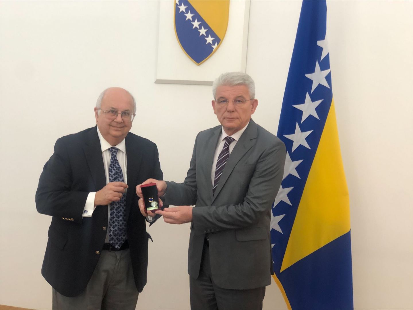 Co-chair of Nizami Ganjavi Int'l Center meets with Chairman of Presidency of Bosnia and Herzegovina (PHOTO)