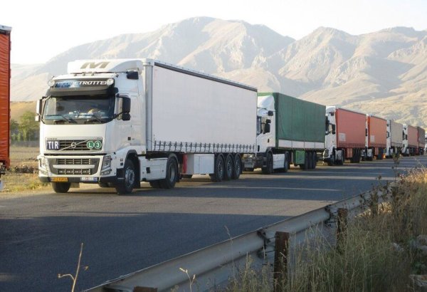 Iran sets new record in non-oil exports via its Mehran border customs