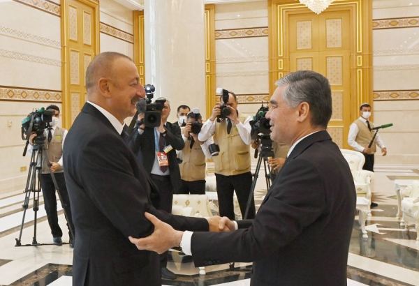 Президент Ильхам Алиев: Сегодня транспортный маршрут через Каспий приобретает особую важность