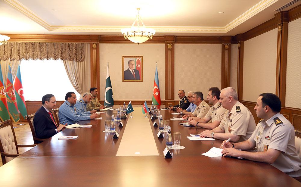 Азербайджан и Пакистан обсудили вопросы расширения связей в военной сфере (ФОТО)