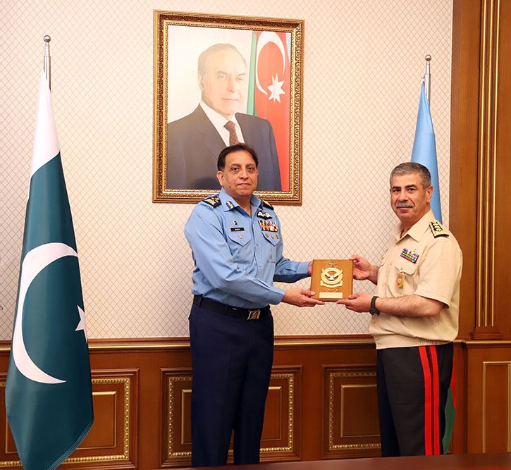 Азербайджан и Пакистан обсудили вопросы расширения связей в военной сфере (ФОТО)