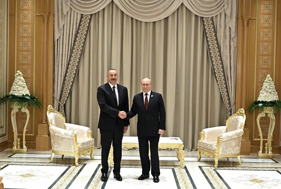President Ilham Aliyev meets with President of Russia Vladimir Putin in Ashgabat (PHOTO/VIDEO)