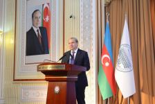 300 азербайджанцев "взяли" пять культурных бастионов (ФОТО)