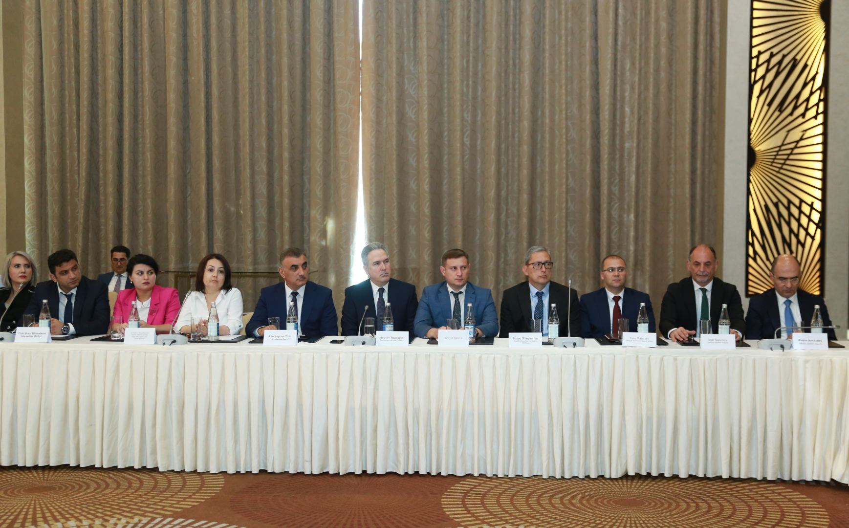 В Баку обсудили перспективные возможности в медицинском бизнесе (ФОТО)