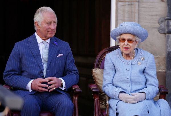 Елизавета II передает часть обязанностей главы государства принцу Чарльзу