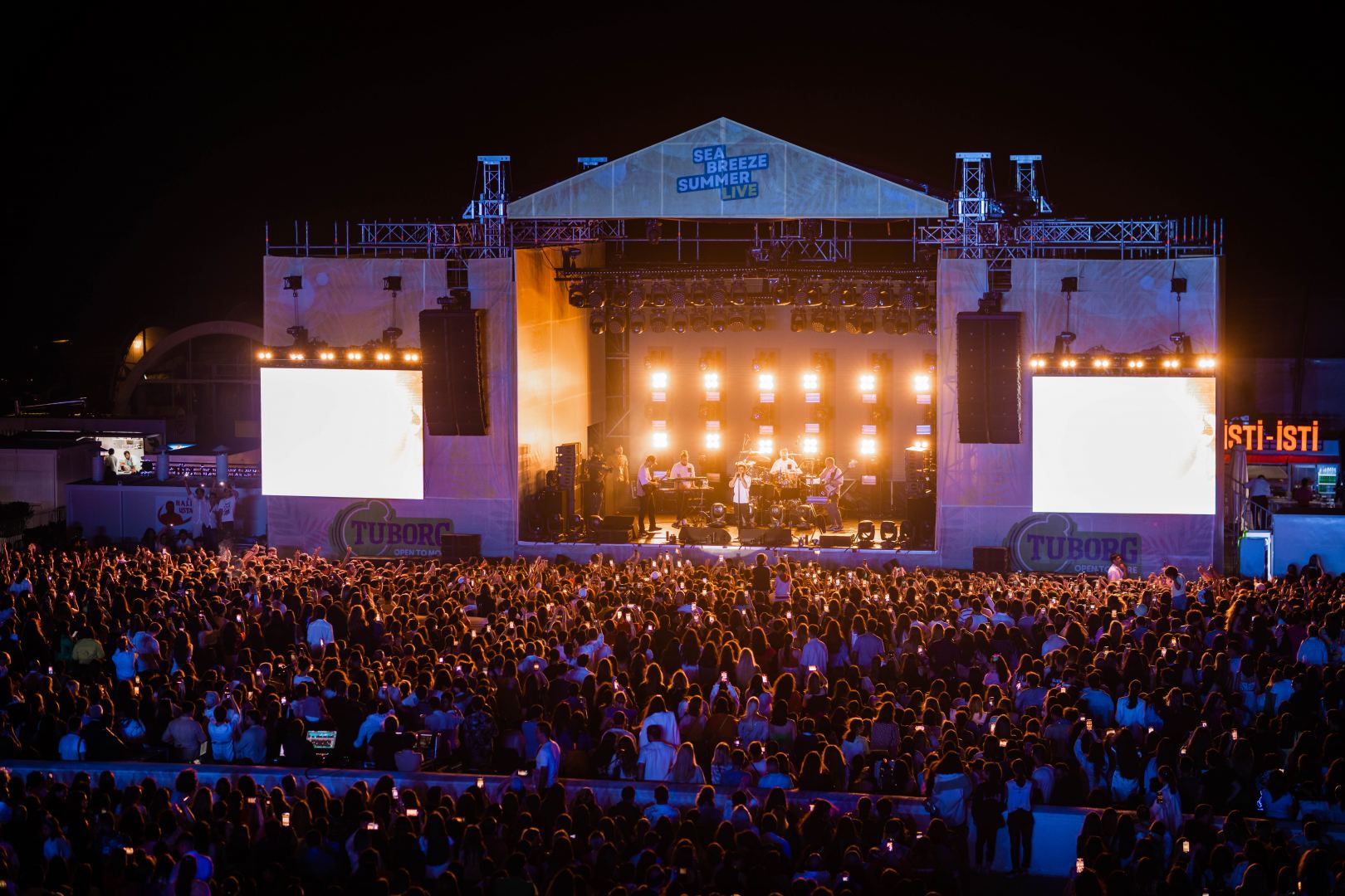 Фейерверк хитов, драйв и мощная энергетика: Концерт Jony в Баку - именно так выглядит сбывшаяся мечта (ФОТО)