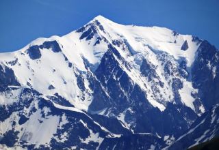 15 человек пропали без вести после обвала на леднике в Италии