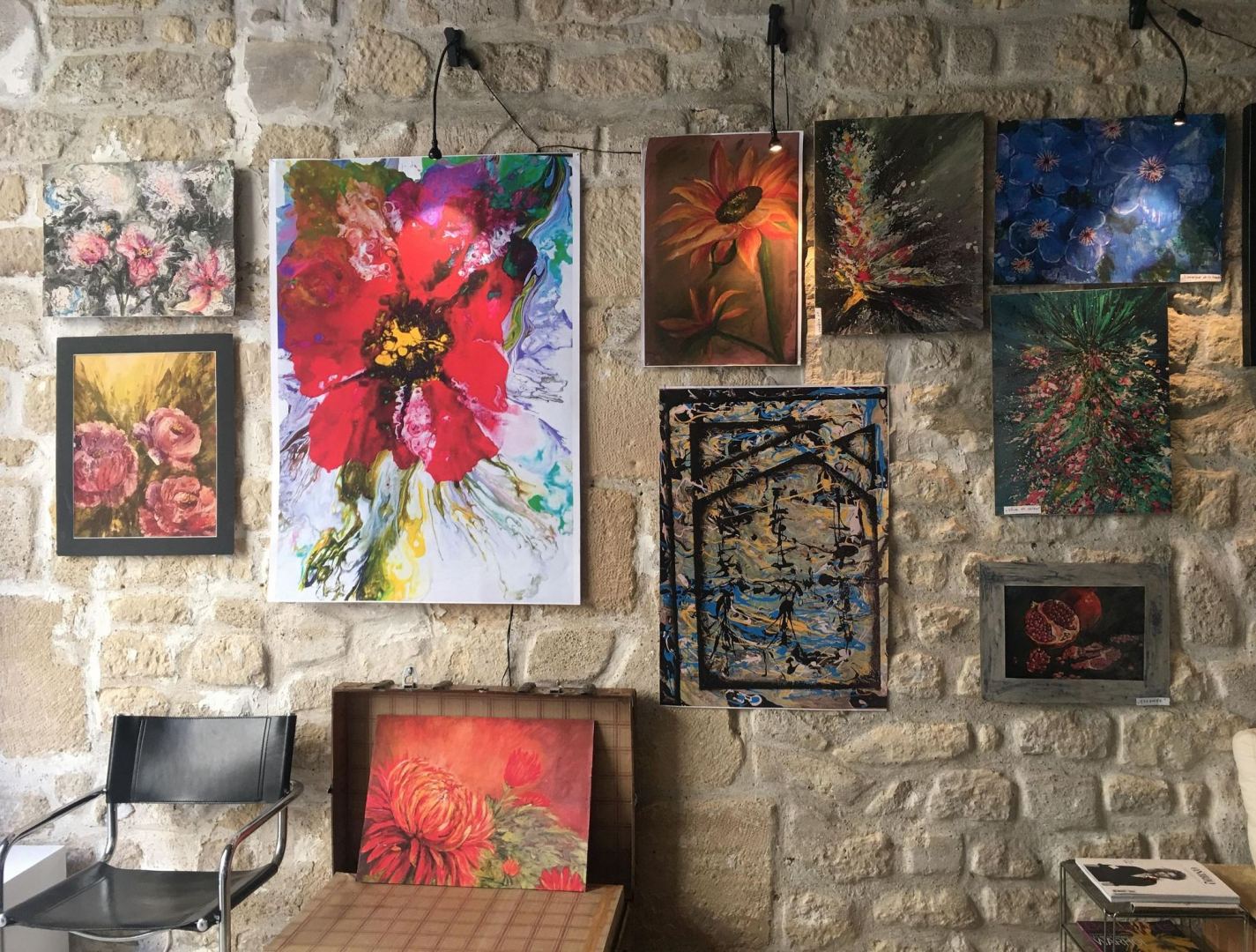 В Париже показали картины азербайджанской художницы – красочность и внутренняя гармония (ФОТО)