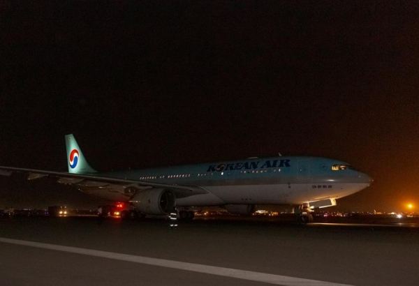 Korean Air plane makes emergency landing at Baku airport (PHOTO)