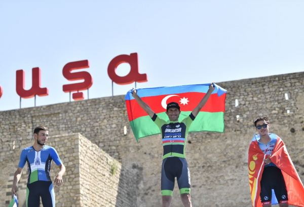Winners of second stage of "Dear Shusha" int’l cycling race awarded (PHOTO)