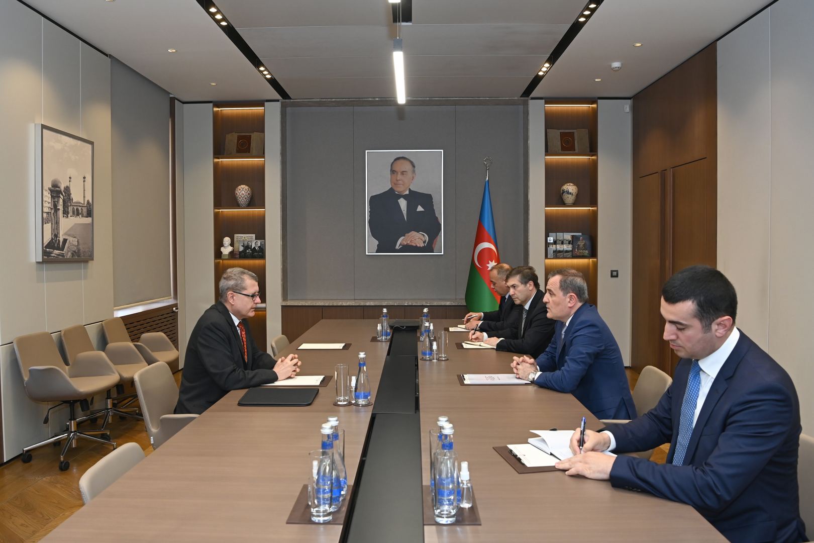 New Austrian ambassador presents copies of his credentials to Azerbaijani FM (PHOTO)