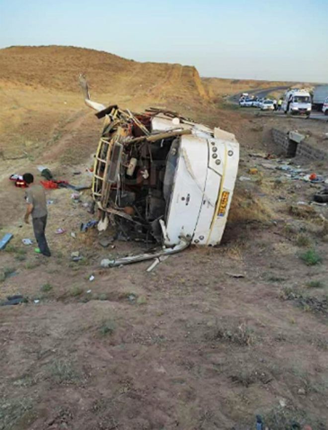 İranda alpinistləri aparan avtobus aşıb, çox sayda ölən və yaralanan var (FOTO)