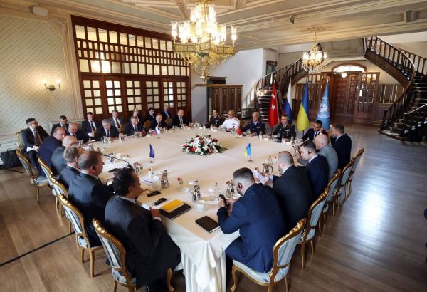 В Стамбуле проходит встреча военных делегаций Турции, РФ и Украины по безопасной транспортировке зерна (ФОТО)