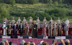 В рамках Дней поэзии Вагифа на Джыдыр дюзю состоялся концерт-спектакль (ФОТО)