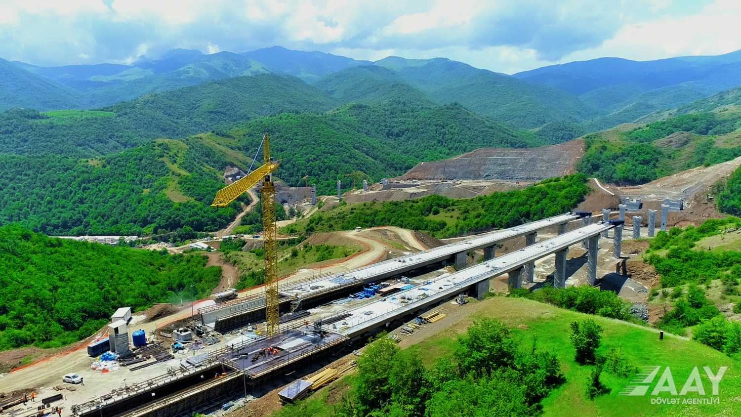 Əhmədbəyli-Füzuli-Şuşa avtomobil yolunda viaduklar belə inşa edilir (FOTO/VİDEO)