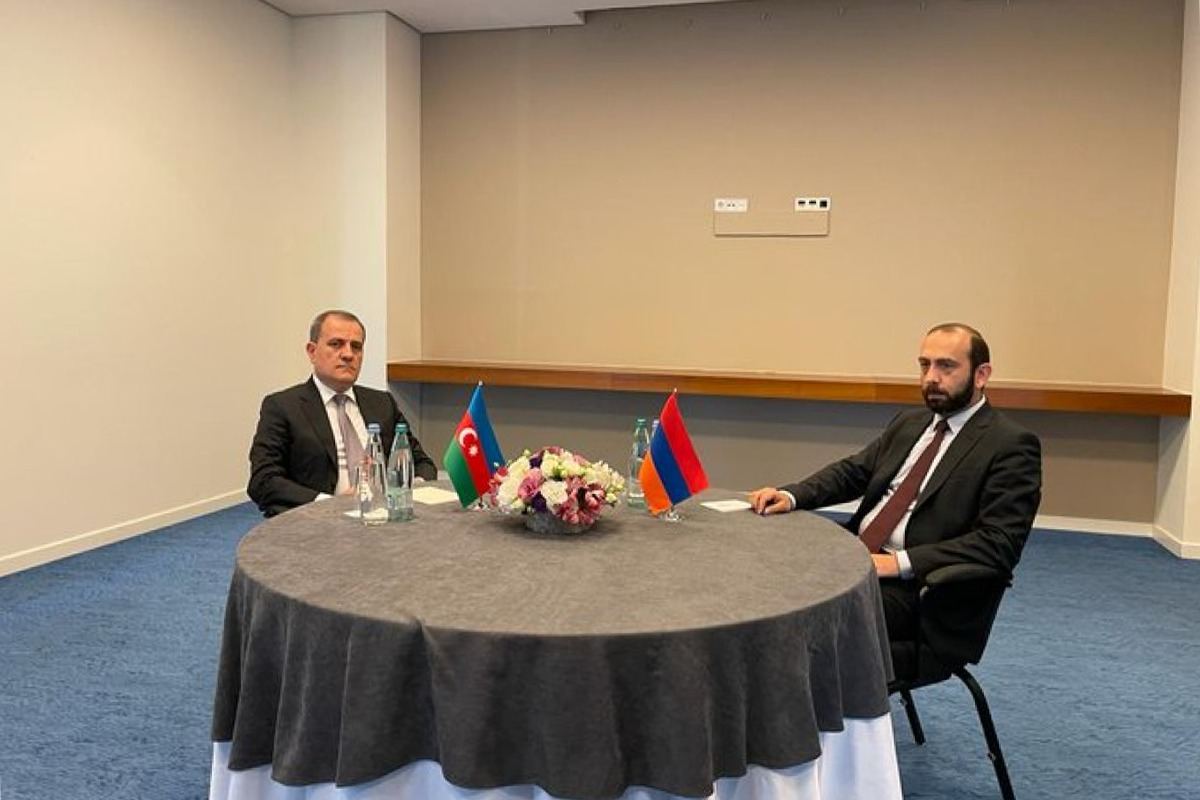 Meeting of Azerbaijani, Armenian FMs takes place in Georgia