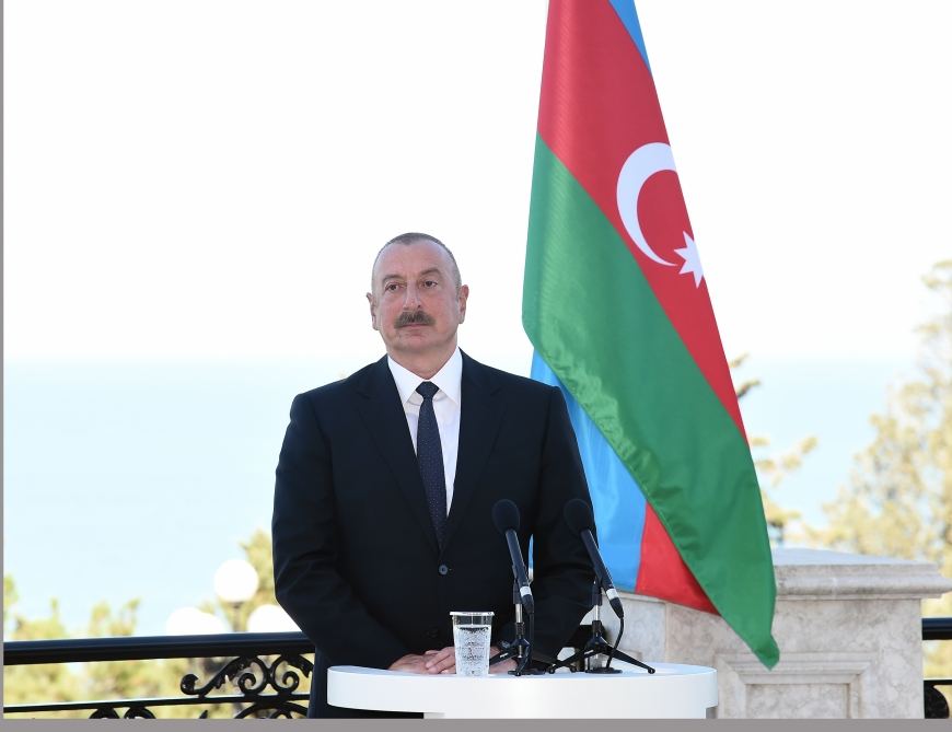 Президент Ильхам Алиев и Президент Европейской комиссии выступили с заявлениями для печати (ФОТО/ВИДЕО)
