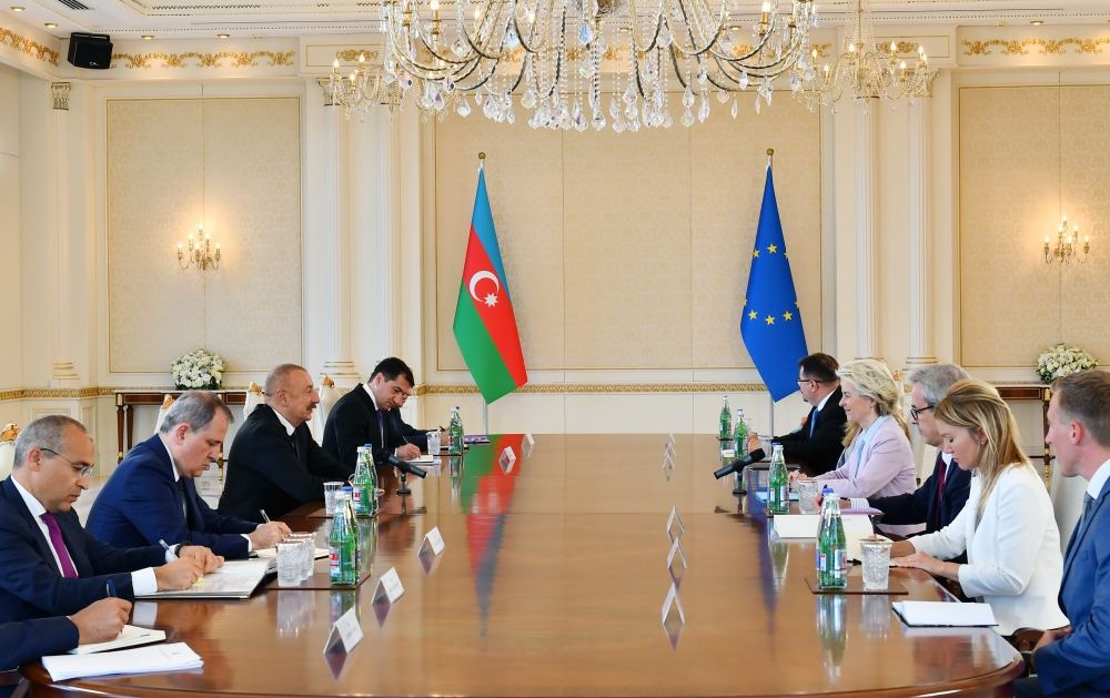 Состоялась встреча Президента Ильхама Алиева с президентом Европейской комиссии в расширенном составе (ФОТО/ВИДЕО)