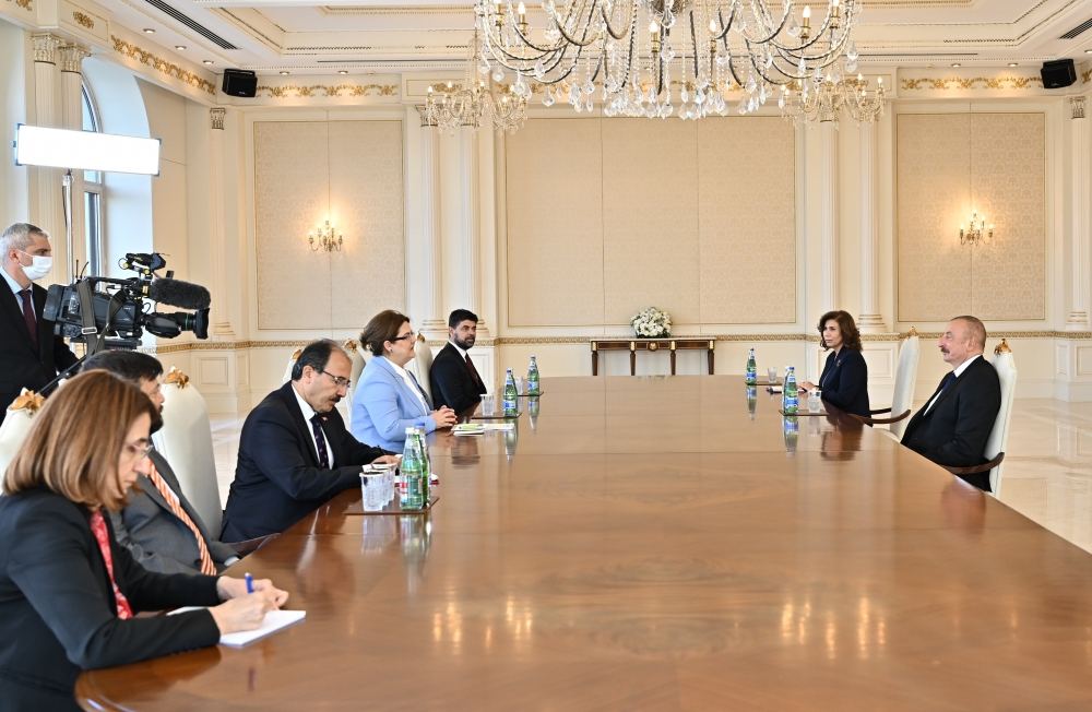 President Ilham Aliyev receives Minister of Family and Social Services of Turkiye (VIDEO)