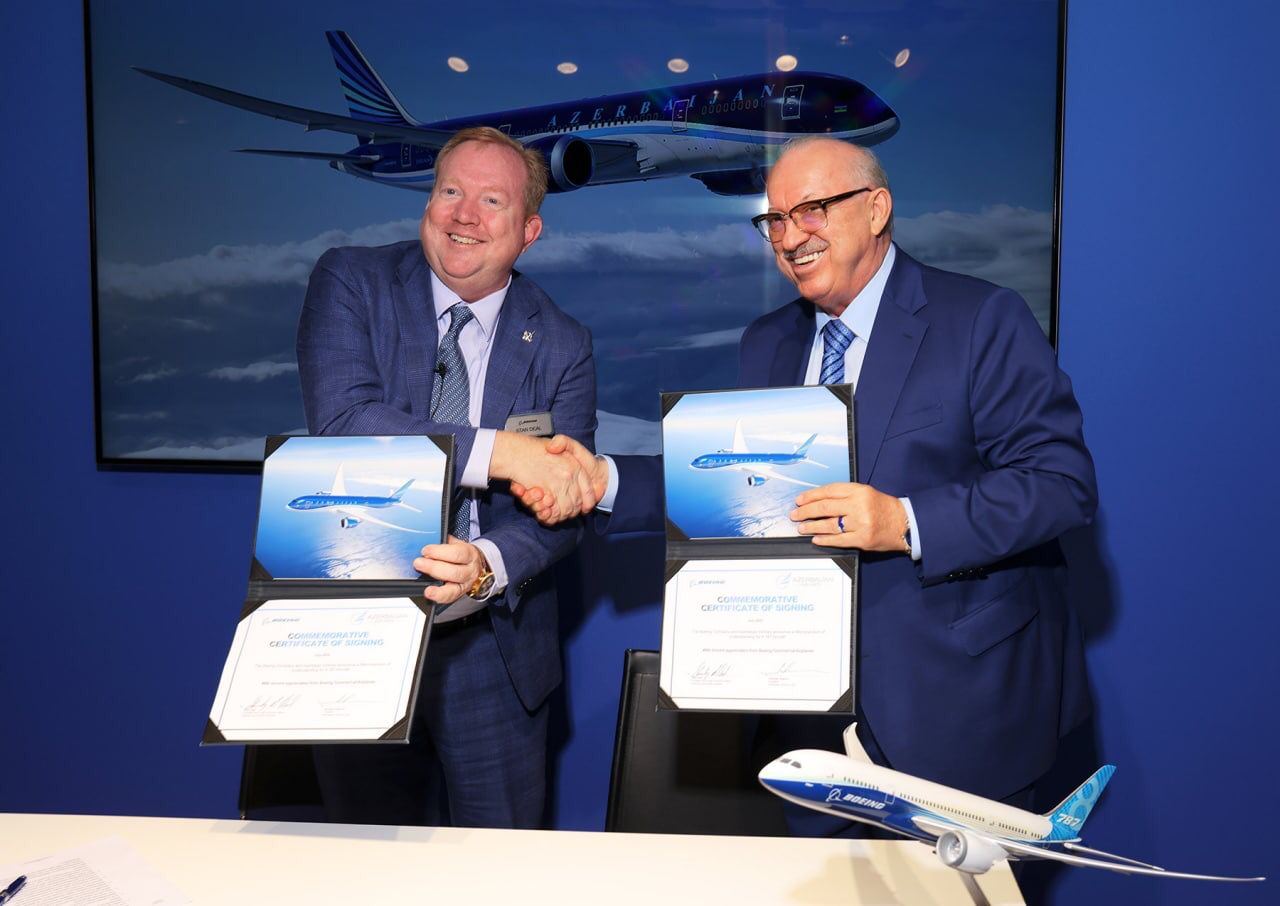 AZAL hava gəmiləri parkına yeni "Boeing 787 Dreamliner" hava gəmilərini daxil edəcək (FOTO)