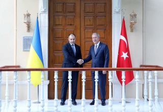 Hulusi Akar discusses grain exports with Minister of Infrastructure of Ukraine