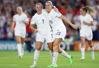 Qadın futbolçulardan ibarət İngiltərə komandası ilk dəfə Avropa çempionu oldu