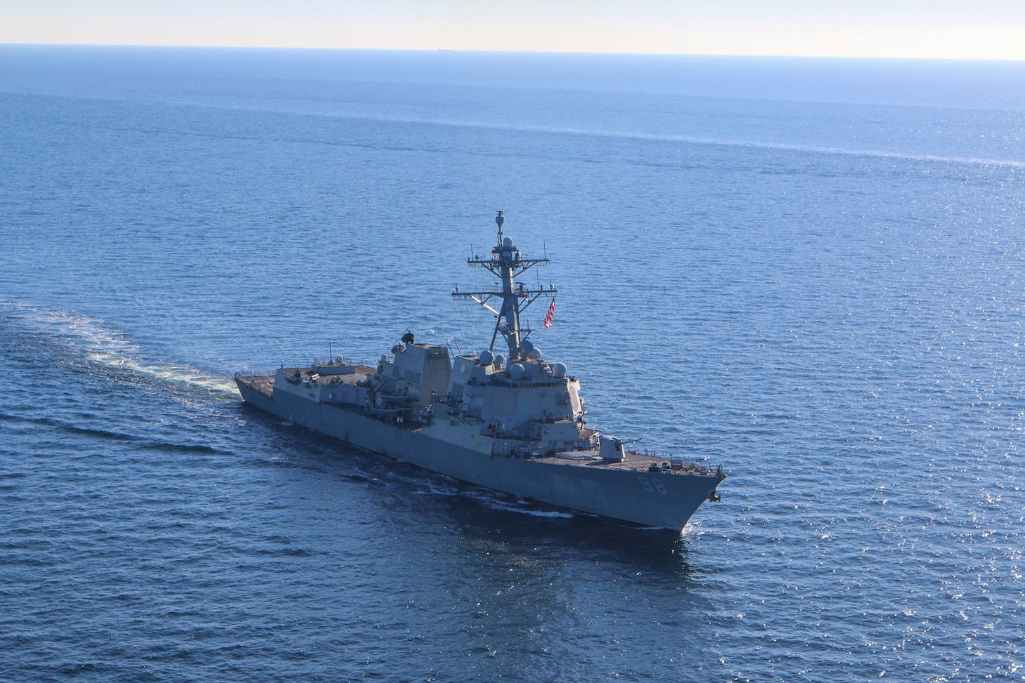 Ракетный эсминец ВМС США зашел в порт Лимасола